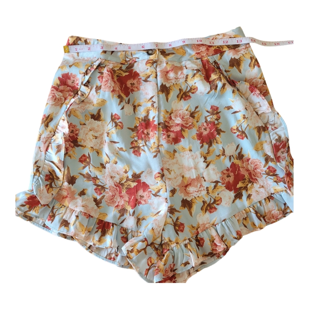 Lulus NWT Flirty In Flowers ruffled high waisted shorts Size small - Picture 7 of 9